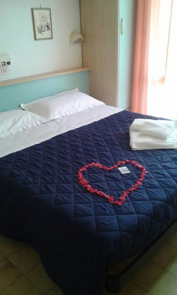 Hotel Gialpina Viserba Di Rimini 外观 照片