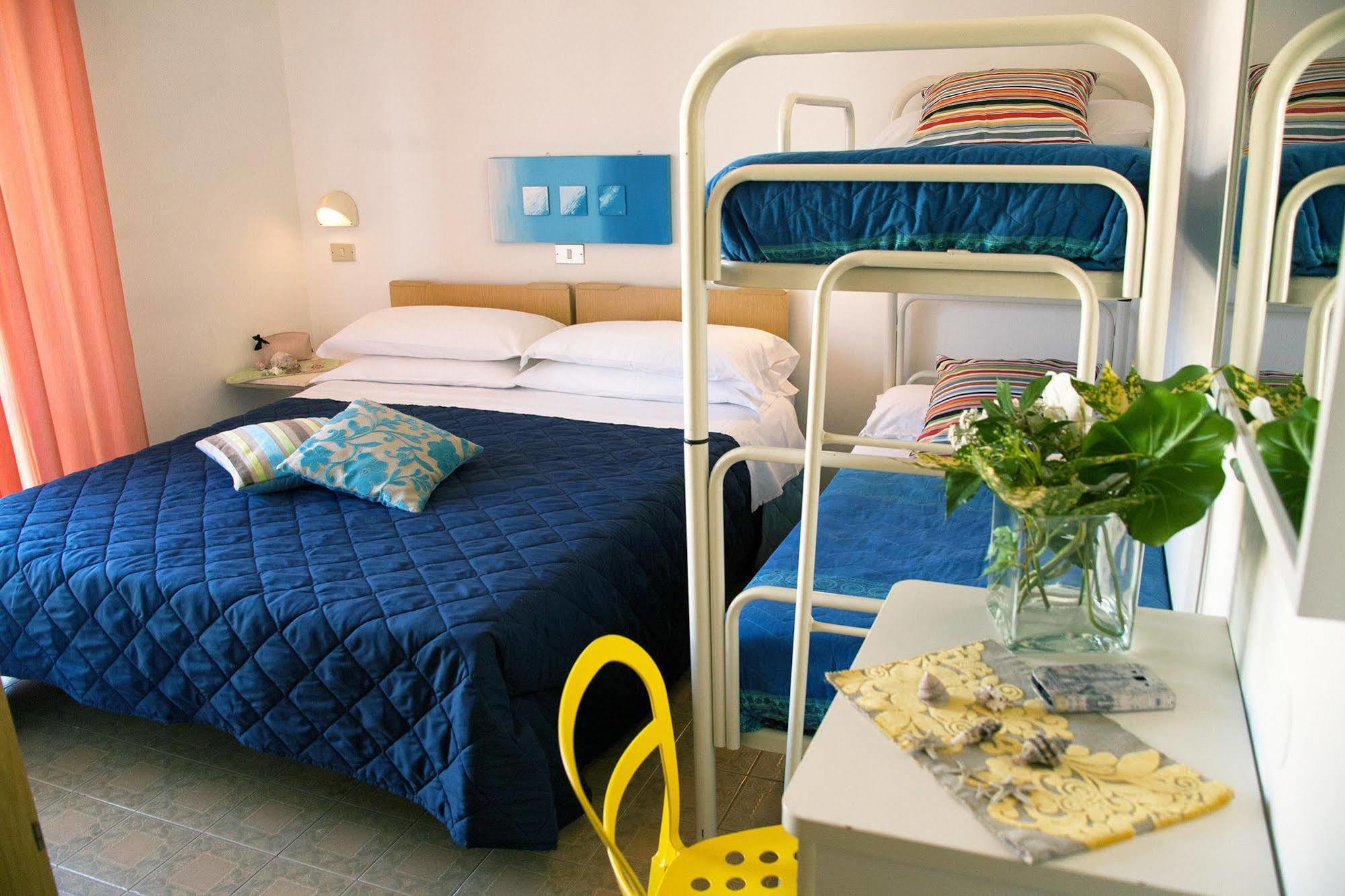 Hotel Gialpina Viserba Di Rimini 外观 照片
